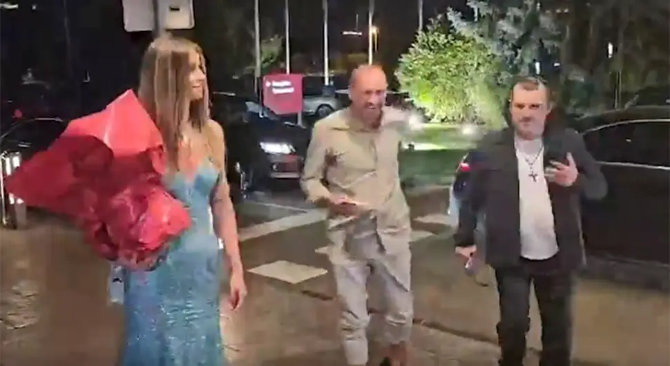 Slavlje kod Pejovića: Lukas stigao sa izazovnom plavušom!