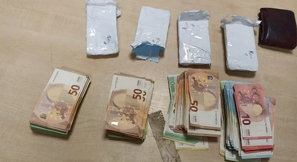 Vozač kamiona iz BiH ispod jastuka krio 51.000 evra