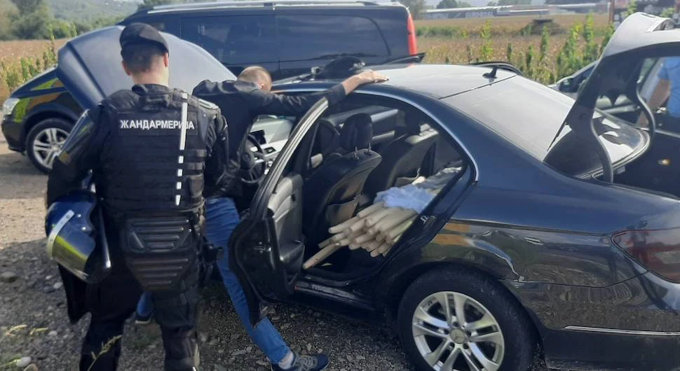 Навијачи ”Жеље” планирали да изазову хаос, одузето им 50 палица
