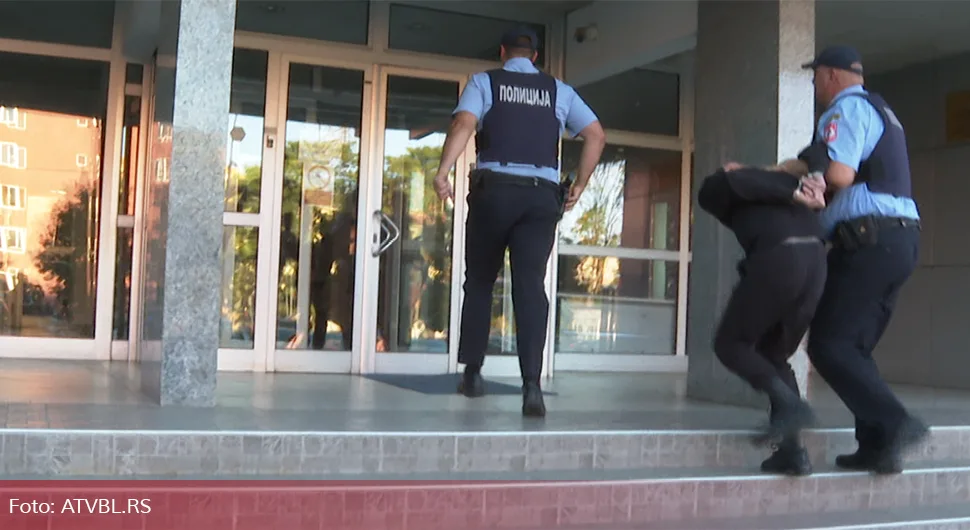 Конобари ”типовали” напад у центру Бањалуке, полиција привела девет ”Лешинара”