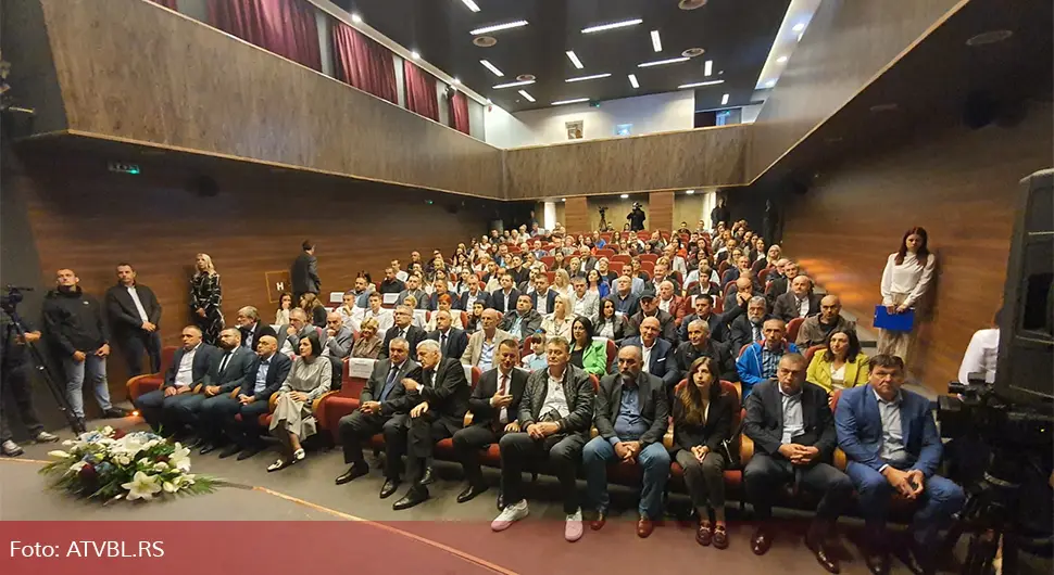 Почела свечана сједница СО Братунац, присуствује и Вишковић