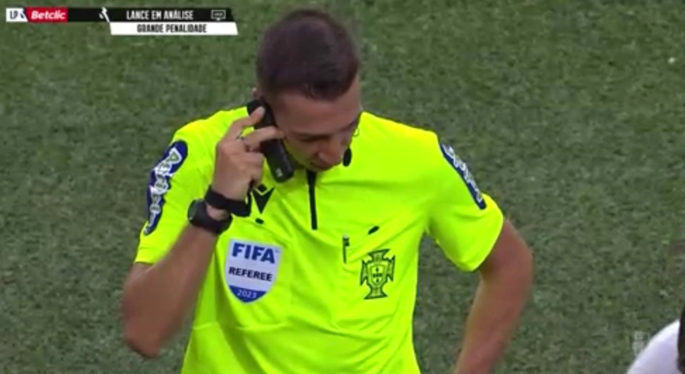 Sudija telefonirao tokom meča: Porto traži da se ponovi utakmica!
