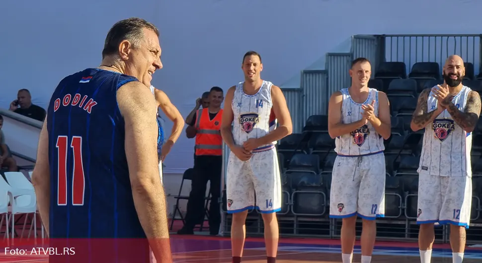 Pogledajte Dodikovo polaganje na meču veterana