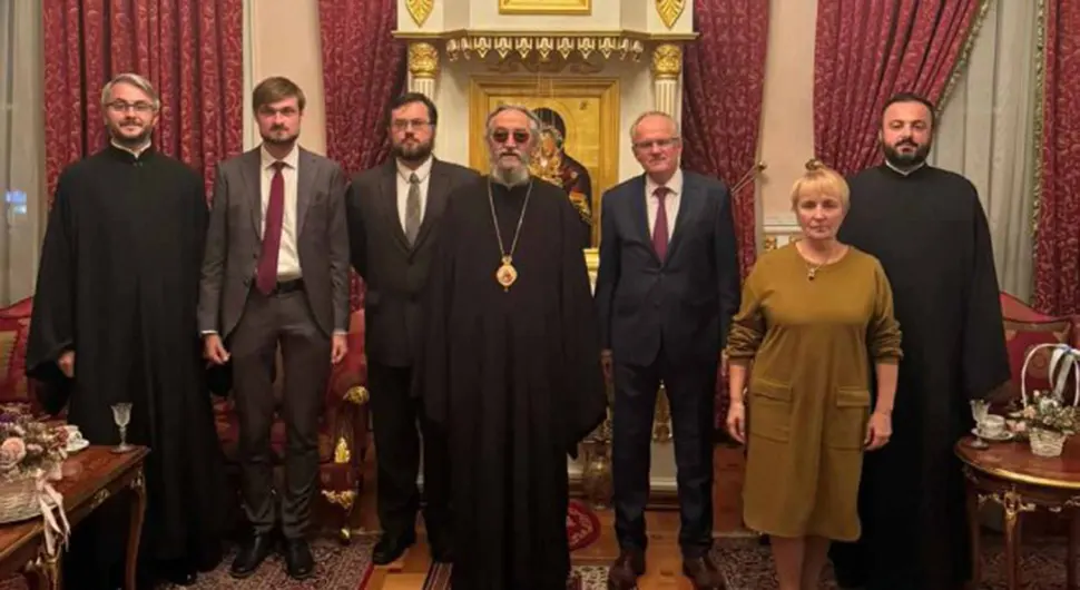 Делегација Русије у Бањалуци поклонила књиге за Српско-руски културни центар