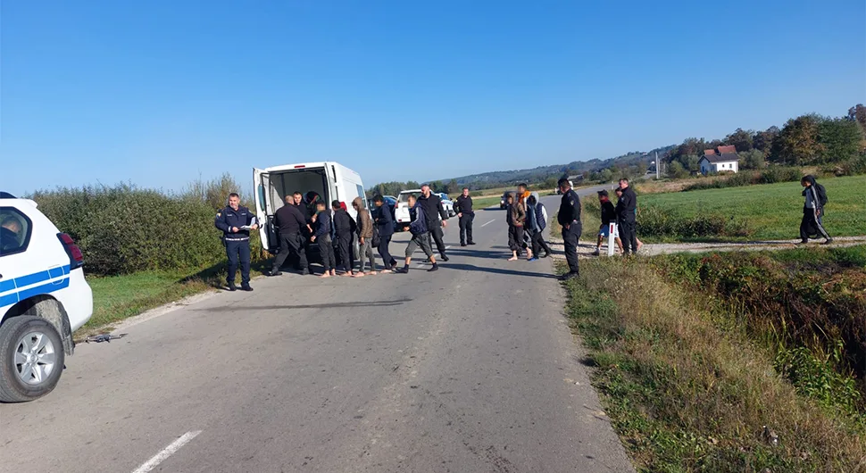 За три дана више од 400 миграната: Појачан прилив на прелазима Изачић и Велика Кладуша