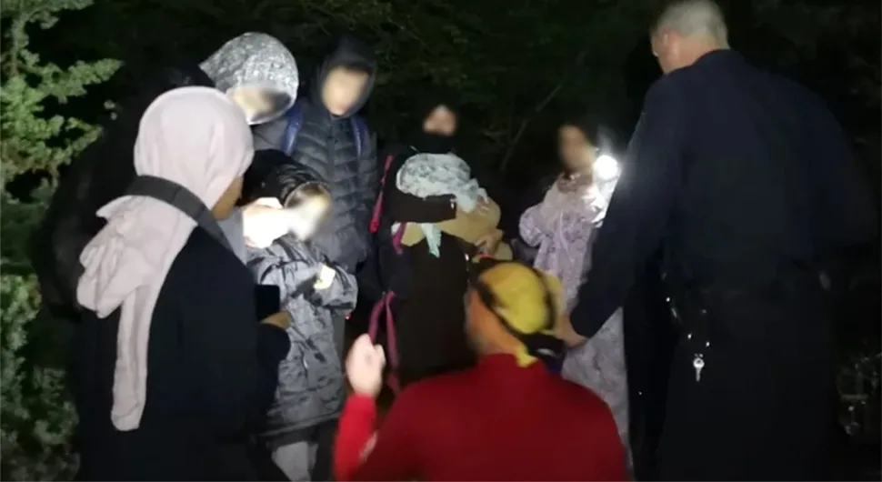 ГСС спашавао седморо дјеце и двије жене из Турске: Акција трајала цијелу ноћ