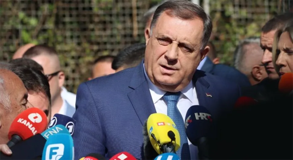 Грађани о процесу против Додика и Лукића: "Ово суђење је више нека фарса"