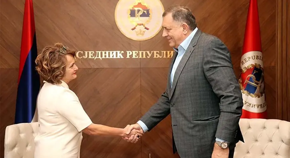 Додик и Предојевић Самарџић: Уручење транспортних инкубатора УКЦ-у Српске 30. октобра