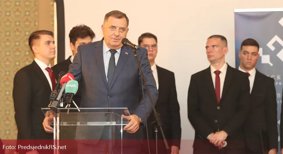 Додик: Црква сачувала српски идентитет; Срби бране право на опстанак