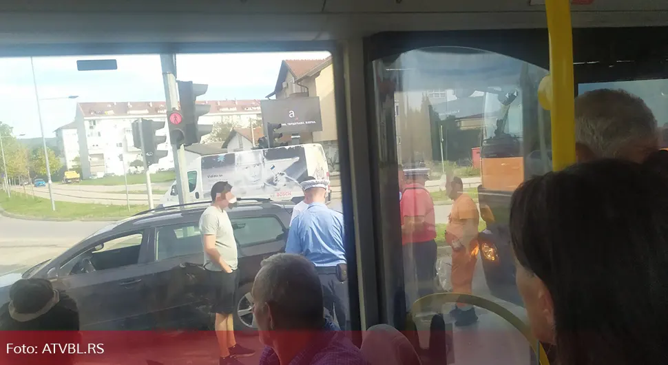 Судар камиона Чистоће и аутомобила у Бањалуци, створила се гужва