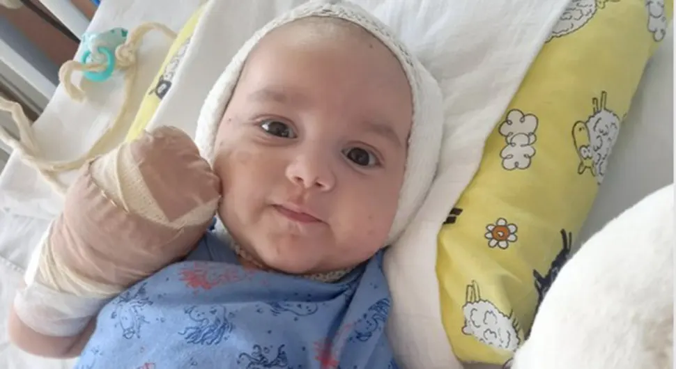 Позивом на број 17070 дарујете 1 КМ за лијечење Лазара Јаковљевића