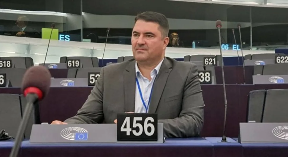 Вујичић: Једино Бошњаци у БиХ јашу на мантри рата