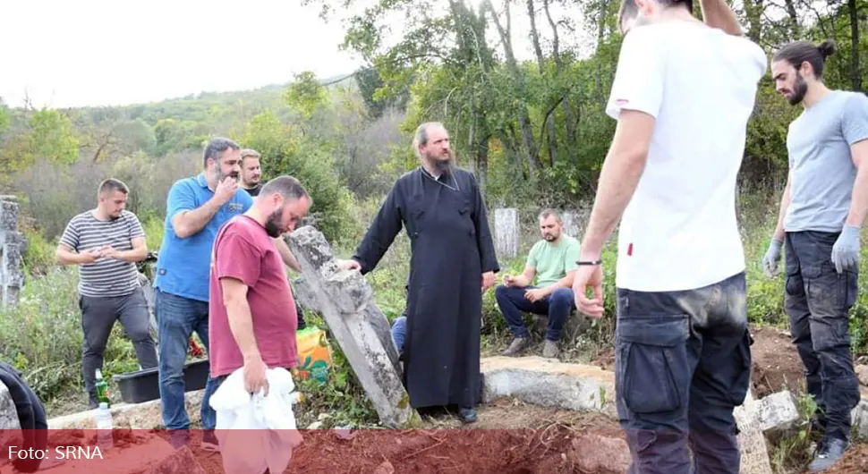 Пронађене мошти убијеног свештеника