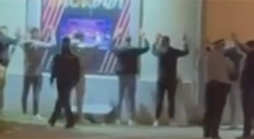 Бањалучка полиција "прибила" групу младића уз зид локала - ево зашто