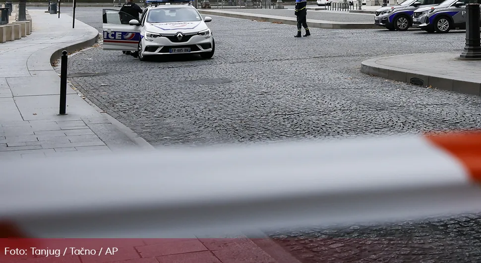Драма у Паризу: Украдена торба са строго поверљивим садржајем