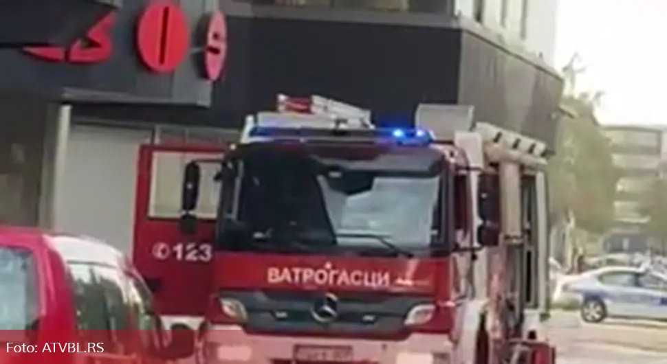 АТВ сазнаје: Пожар у хотелу "Босна", ватрогасци на терену