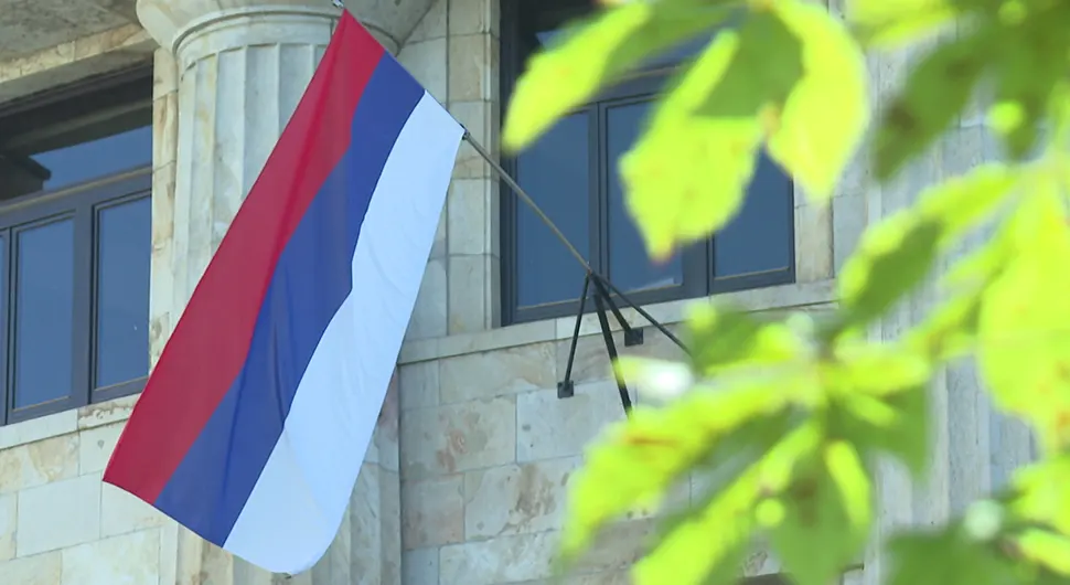Суштина свих притисака на Српску отимање имовине