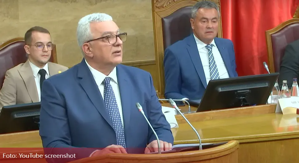 Мандић: Дијалогом против уставне дискриминације српског језика
