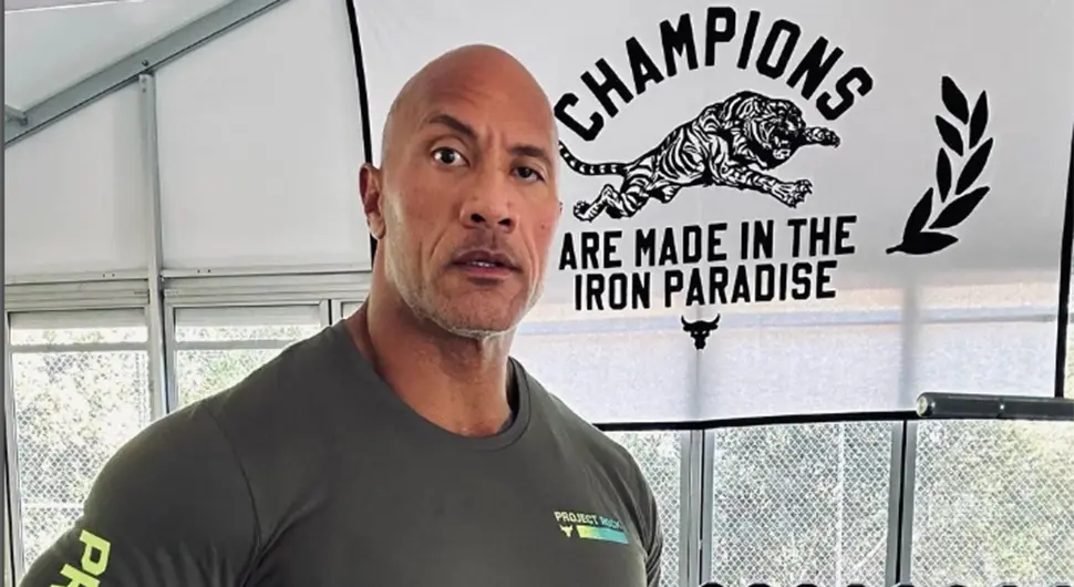 Двејн Џонсон тражи промјену боје своје воштане фигуре у париском музеју