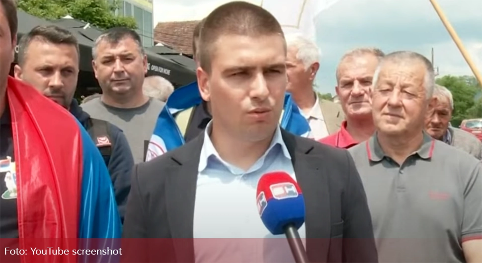 Аутом ударио браћу, стао да уклони доказе и побјегао