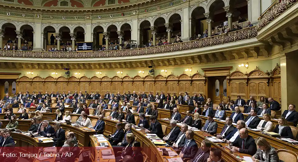 Швајцарска окренула удесно: СВП-у највише гласова