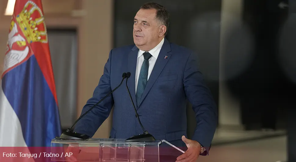 Додик: Не постоји Србин којем не смета 1. март