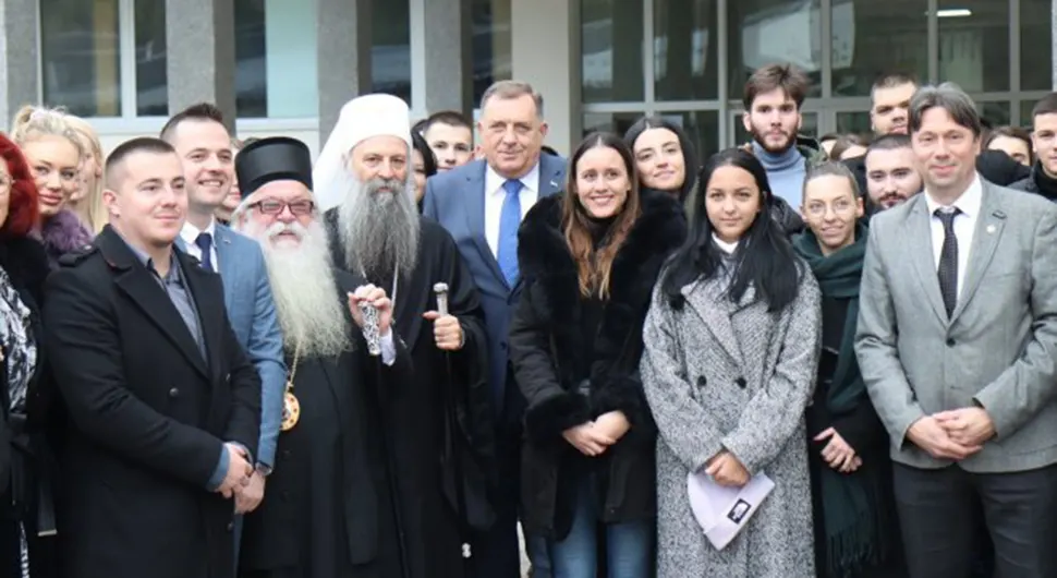 Додик и патријарх Порфирије посјетили Медицински факултет у Фочи: Студенти да преузму већу одговорност
