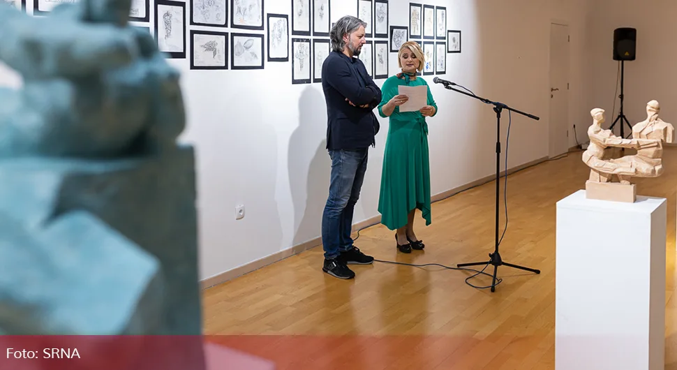 Отворена изложба "Вектори људских душа" Дарка Јурошевића