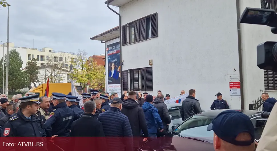 Ипак ништа од шетње Бањалуком: Борци извиждали Конаковића, Никшића и Форту - "Нећемо вам ништа"