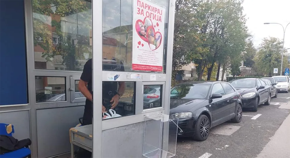 "Паркирај за Огија" на паркингу Старе аутобуске станице