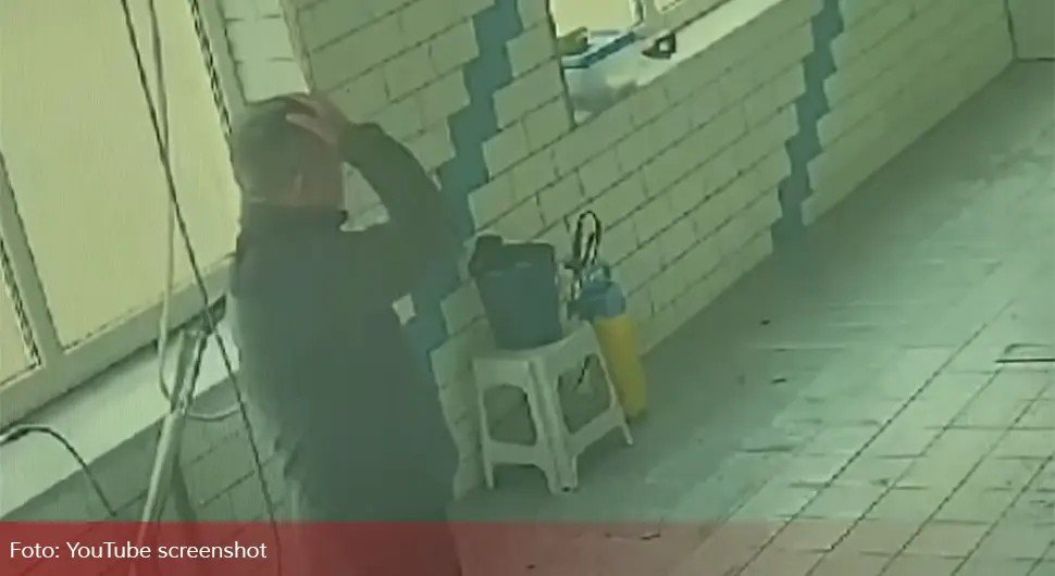 Аутом улетио у праоницу и уништио је