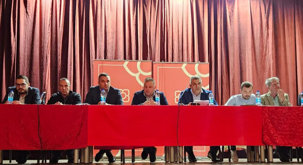 ОО СНСД Теслић: Драган Богданић и Ђорђе Гајић избачени из СНСД-а