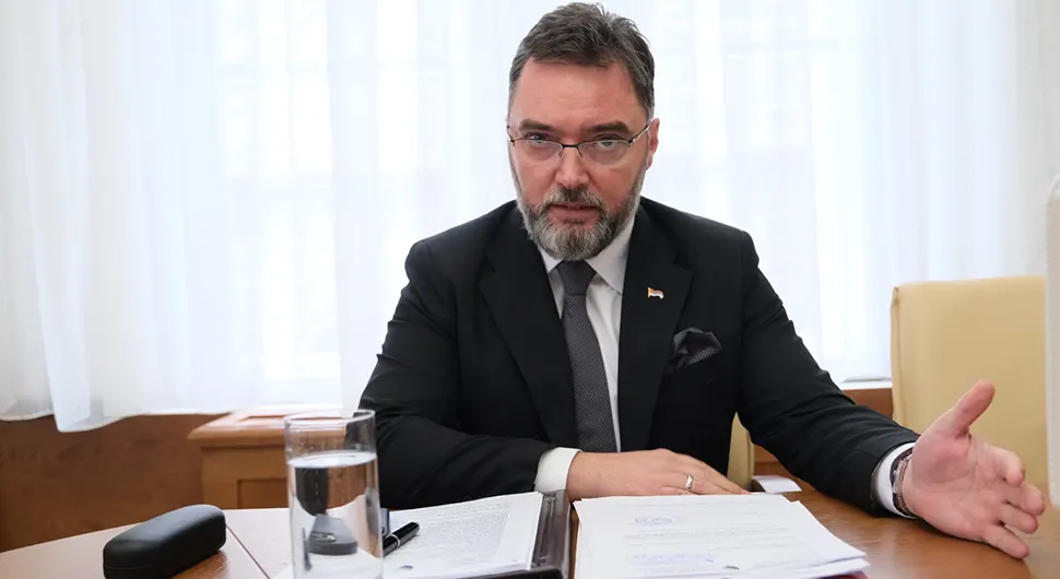 "Зашто Ценић не објави списак својих финансијера, криминализација Додика у српском народу неће успјети"