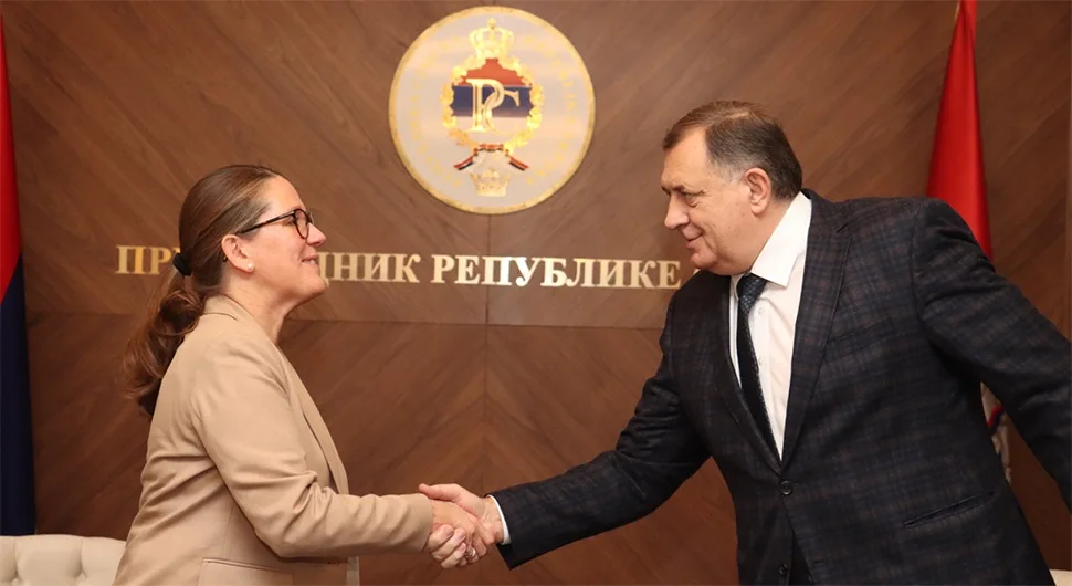 Додик са Лагерлеф: Српска одбацује дјеловање Шмита, имовина припада ентитетима