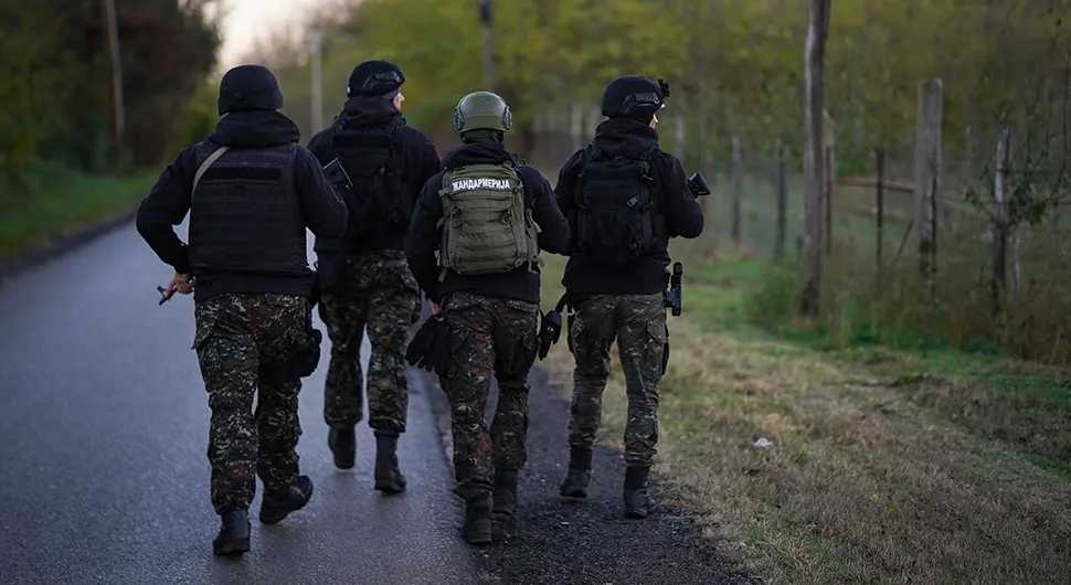 Полиција открила мигранате и наоружање: Пронађене двије земунице у којима се скривају кријумчари