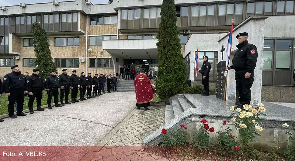 Положени вијенци: Парастос и почаст за 53 погинула припадника МУП-а