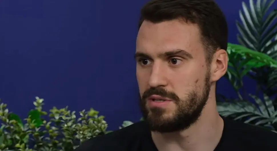 Гудурић након потписа: Једва чекам да обучем црвени дрес