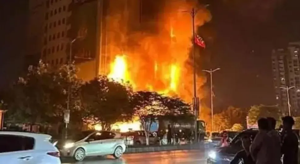 Пожар у тржном центру, погинуло девет људи