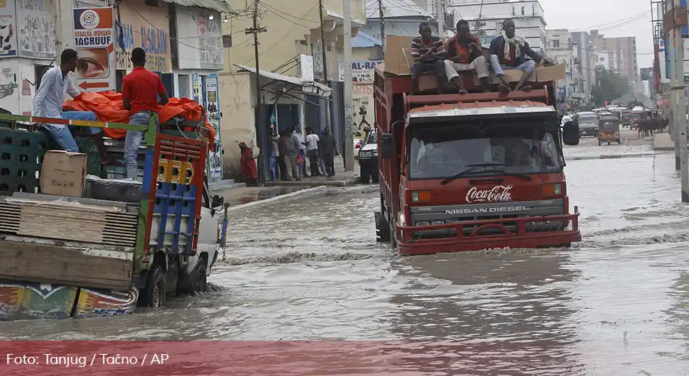 Вода носила све пред собом: Погинуло више од 100 људи, од тога 16 дјеце
