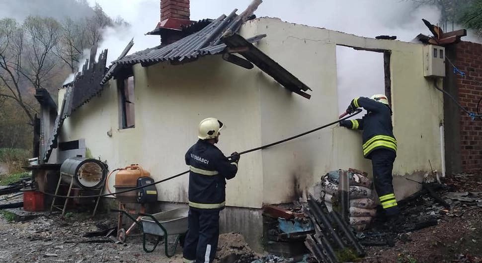 У пожару изгорио ”Рибњак код Баније”