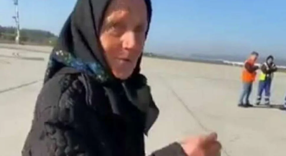 Мајка (80) први пут лети авионом у далеку туђину да би вид‌јела своју д‌јецу