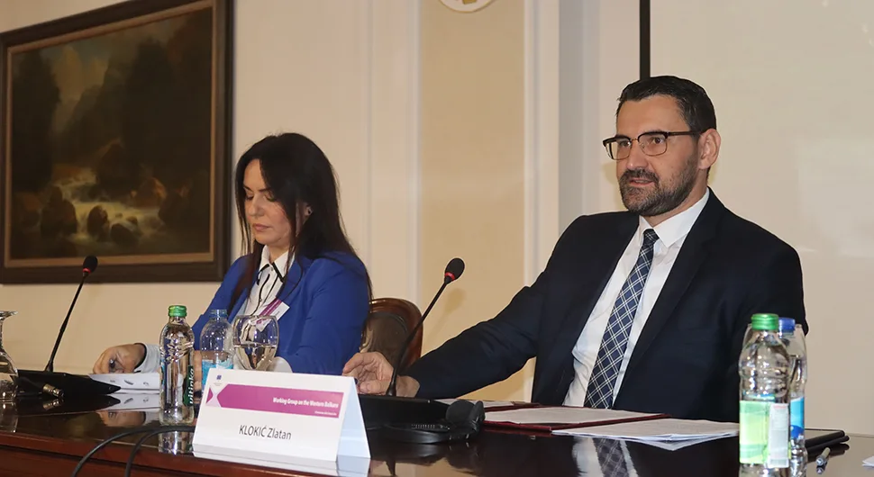 "Пријетеће саопштење Амбасаде САД је грубо и флагрантно кршење Бечке конвенције“