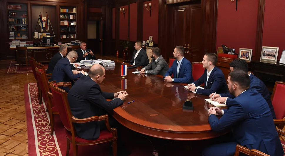 Вишковић са представницима студената Српске у оквиру консултација о буџету