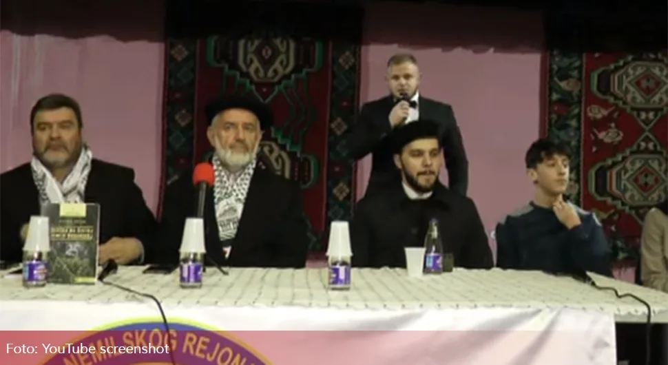 "У БиХ прошлост истовремено и садашњост: Вјерски службеници звецкају оружјем“