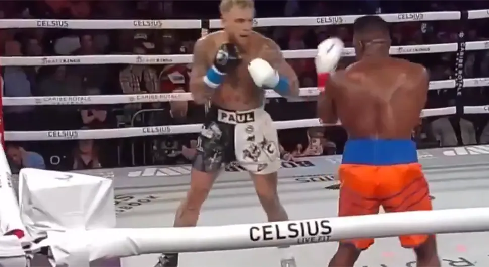 Више му се не смију: Јутјубер нокаутирао професионалног боксера