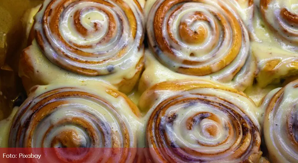 Зимска посластица: Мекане цимет ролнице са крем преливом које ћете обожавати