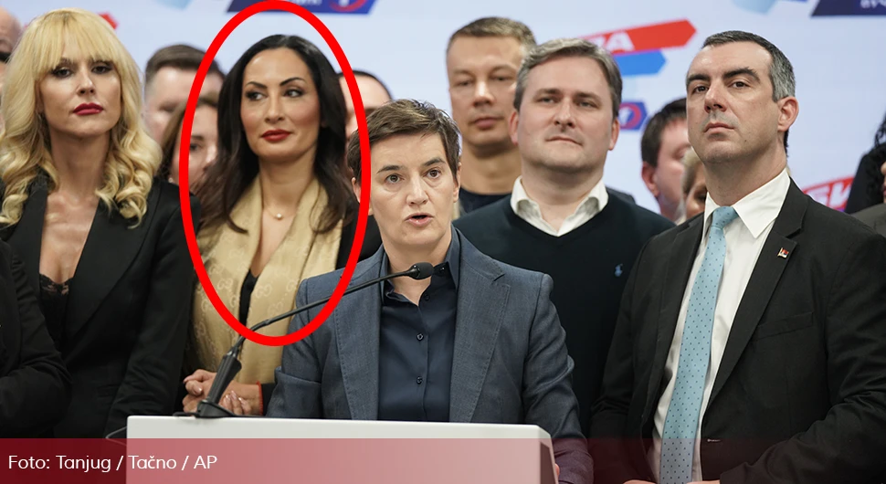 Ко је фатална црнка из штаба СНС-а?