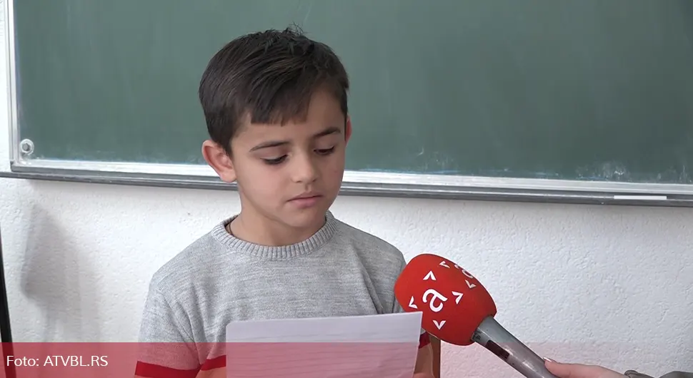 Ученик из Приједора одушевио писмом Дједа Мразу