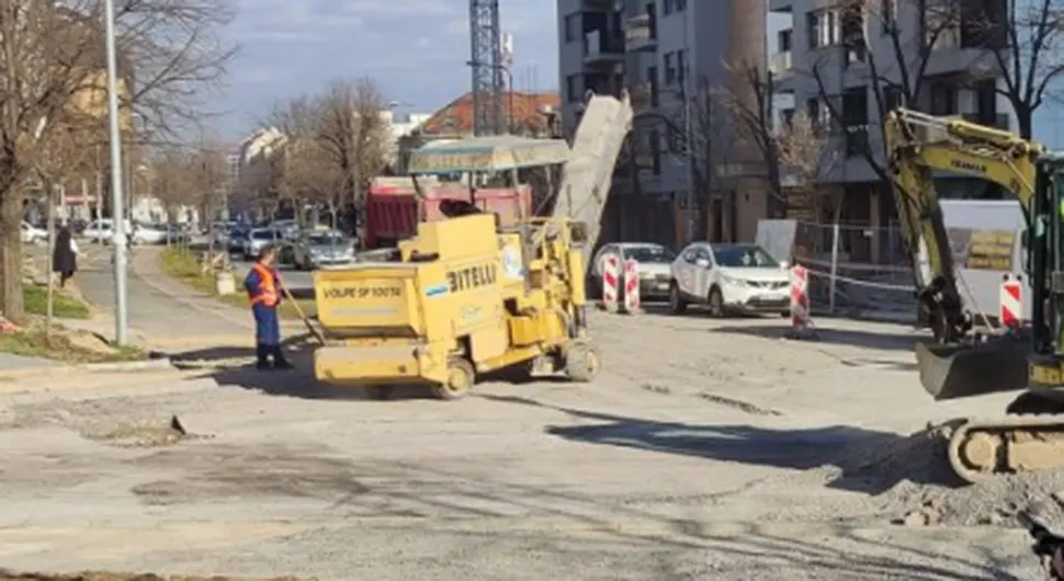Због радова: Сутра обустава саобраћаја на Венеција мосту!