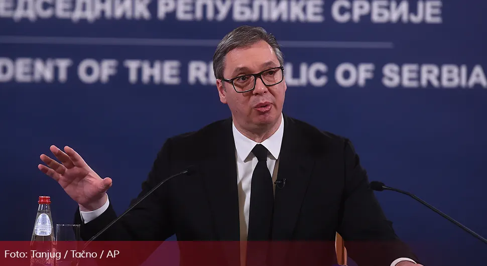 Вучић поводом разбијања градске скупштине: "Потврдили су да су силеџије"